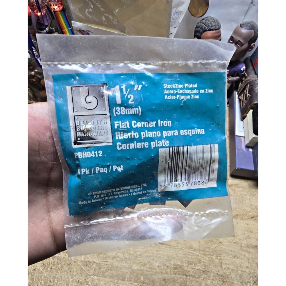 Belwith Builders Hardware 1-1/2in Corner Iron Zinc Plated Steel 4Pk PBH0412
